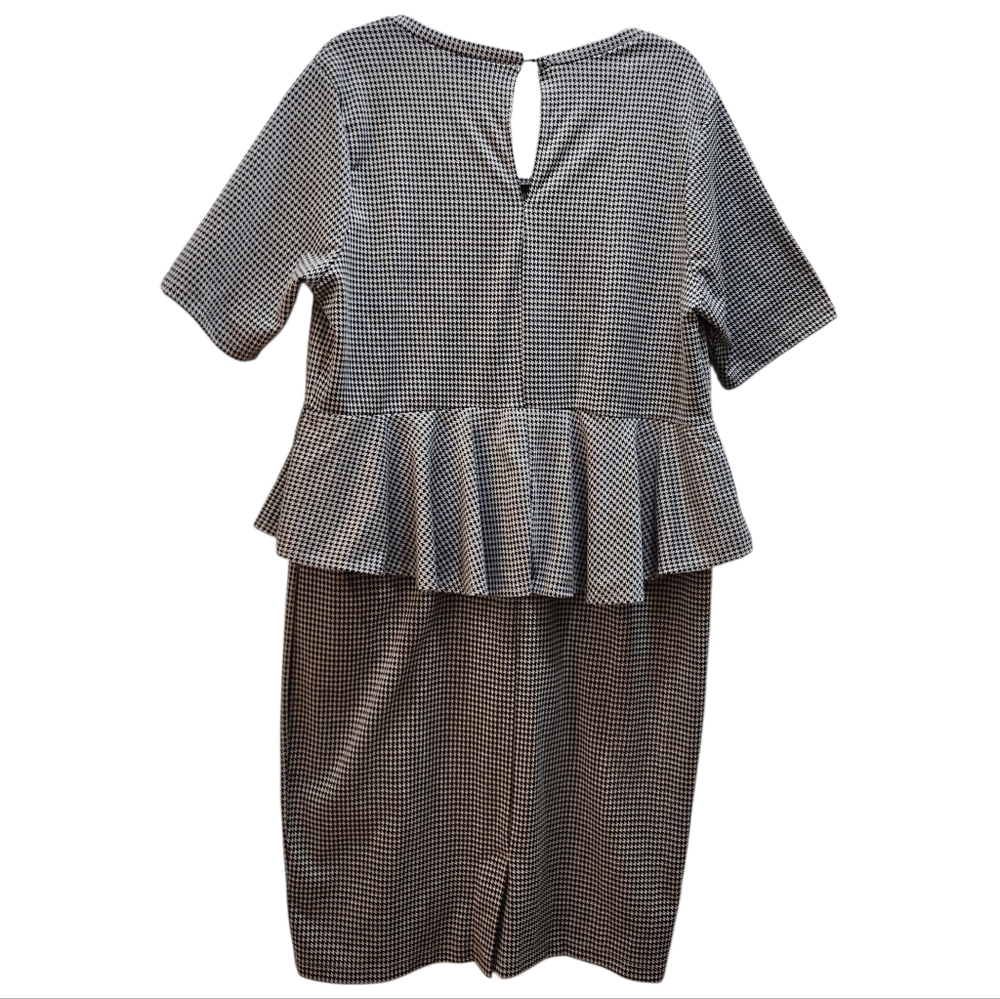 TORRID Peplum Dress Double Knit Black Gray Houndstooth Retro Vibe Pinup Plus 2X - Picture 4 of 6